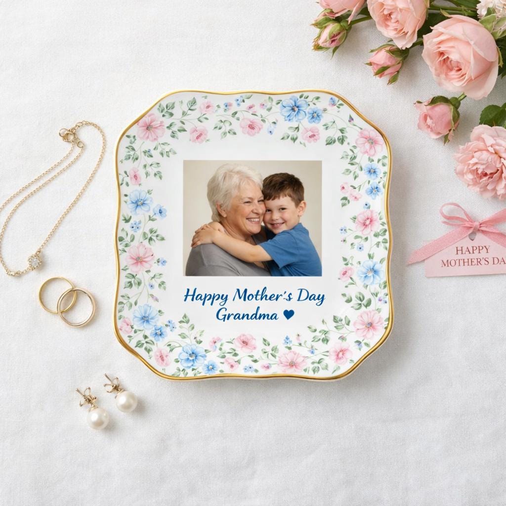 Custom Ceramic Jewelry Tray for Mom, Personalized Mom Photo Ring Dish, Thank You Grandma, Birthday Ring Dish Gift, Mom Gift from Daughter